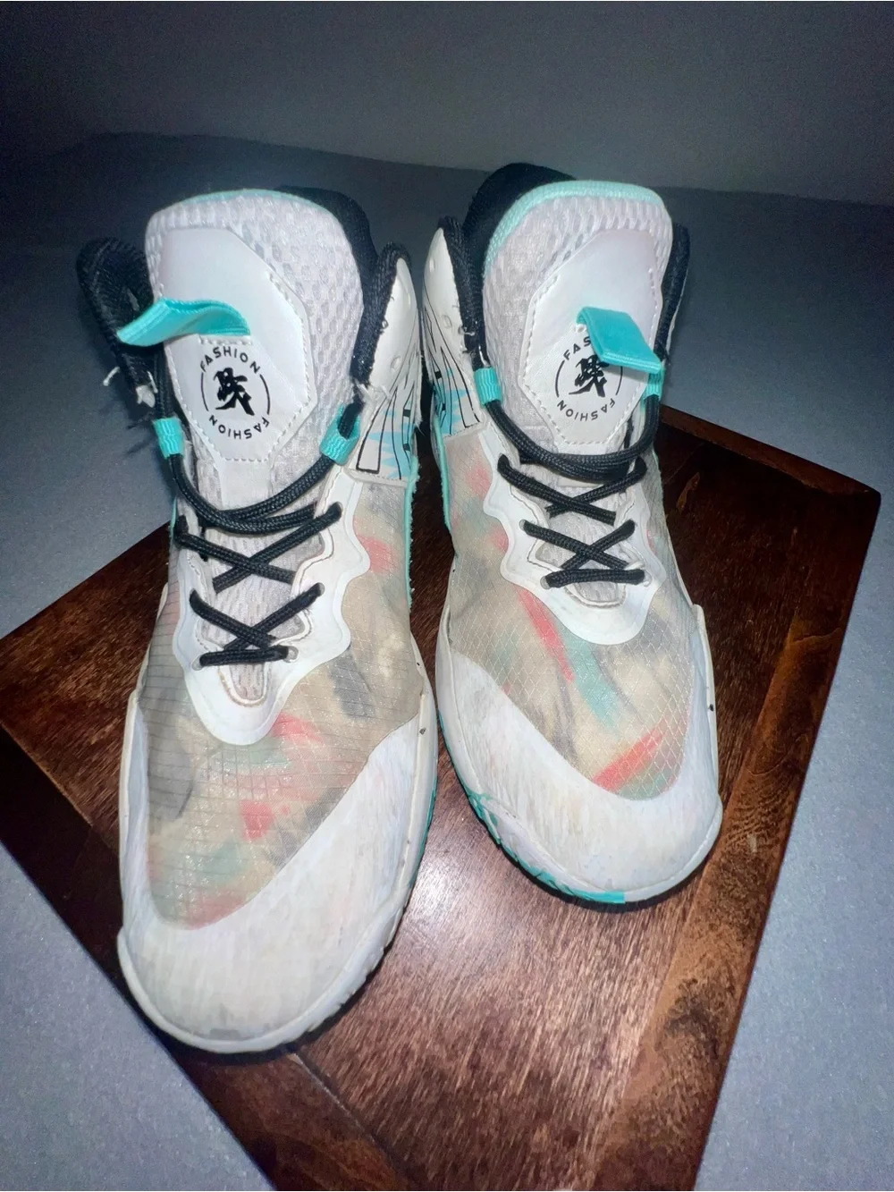 Unisex basketball shoes high top graffiti sneakers size US 7 women’s/ 6 men’s